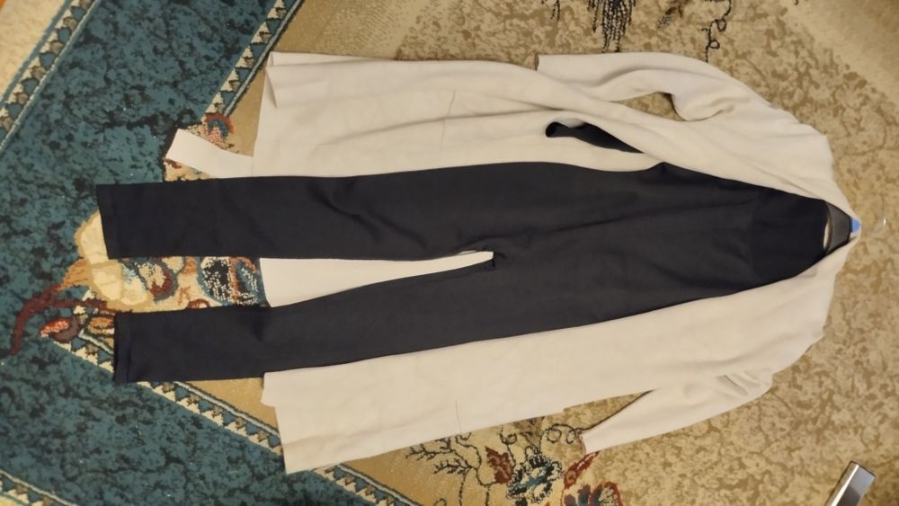 Черный комбинезон с кардиганом