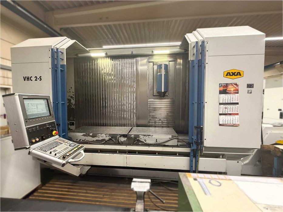 Centru de prelucrare CNC cu 4 axe AXA VHC 2S