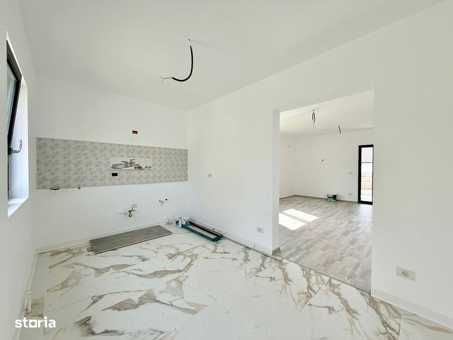 Casă cu 3 Camere | Lumina