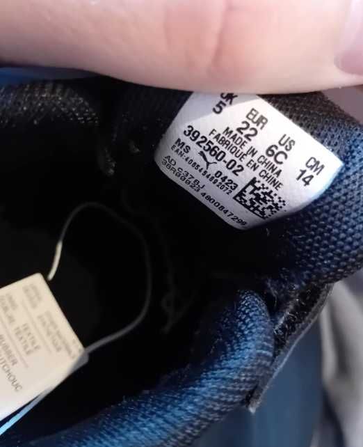 Чисто нови оригинални детски маратонки Puma - номер 22