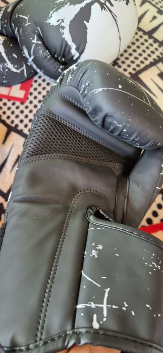 Vand echipament kick box ca nou