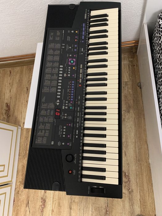 Vând YAMAHA PSR 410 perfect functională