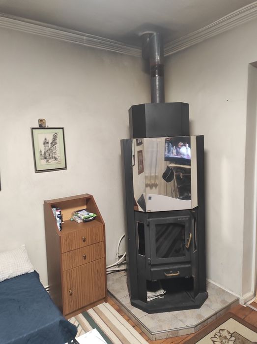 Продавам камина Дипломат.