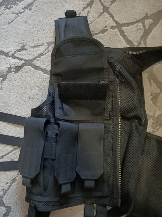 Urgent Vestă tactică profesională pentru pază și poliție – Ca nouă, nefolosită
