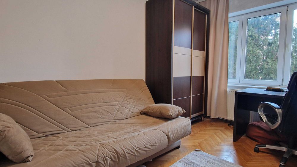 Dulap aproape nou + cameră complet funcțională la preț foarte bun.