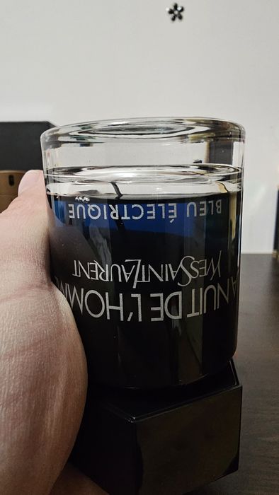 Продавам парфюмите на снимките цената е пакетна може и по отделно