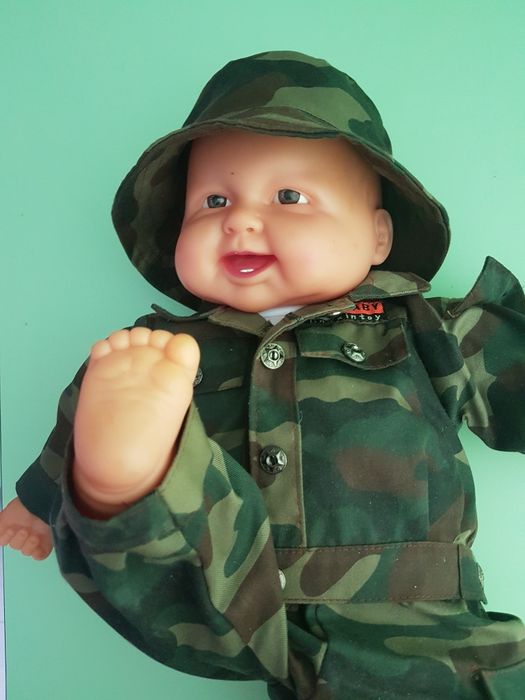 Продам куклу в отличном состоянии