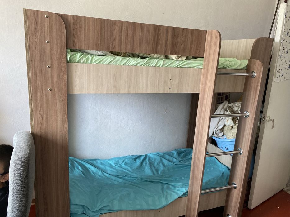 Продам кровать двухярусную самовывоз