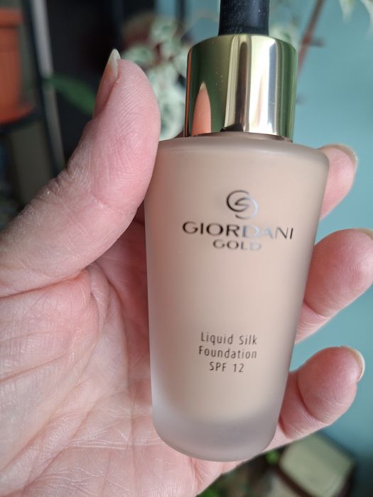 Течен фон дьо тен  Giordani Gold Silk