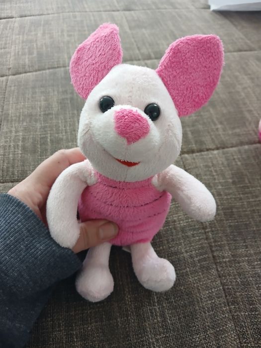 Vând pluș cu Winnie the Pooh