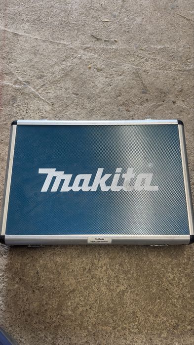 Vand roto percutor Makita si trusa de burghie si dalti