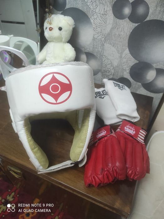 Шлем для каратэ + перчатки в подарок