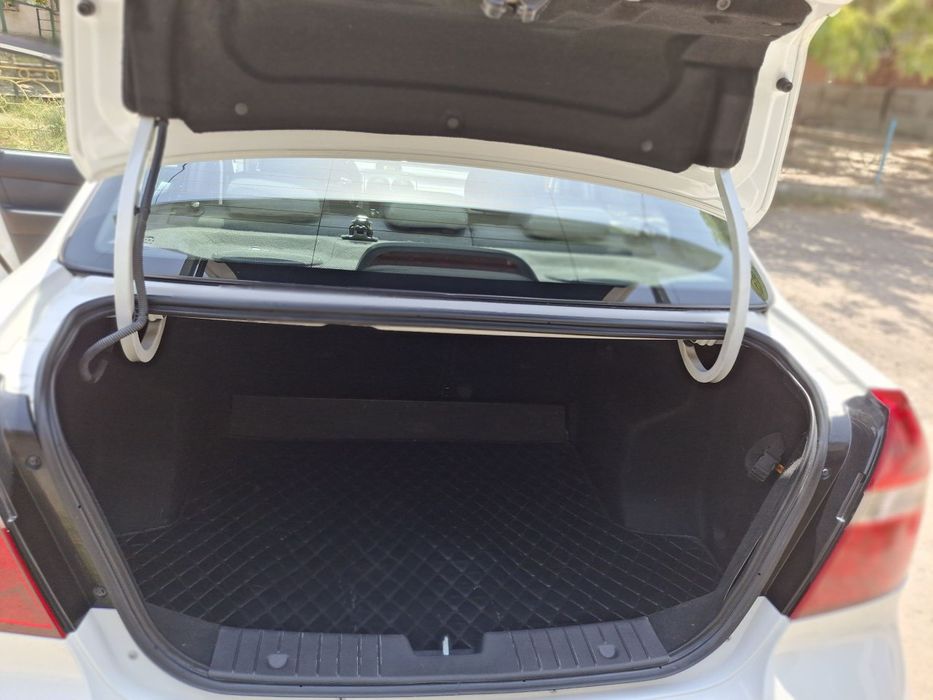 Продается  нексия 3