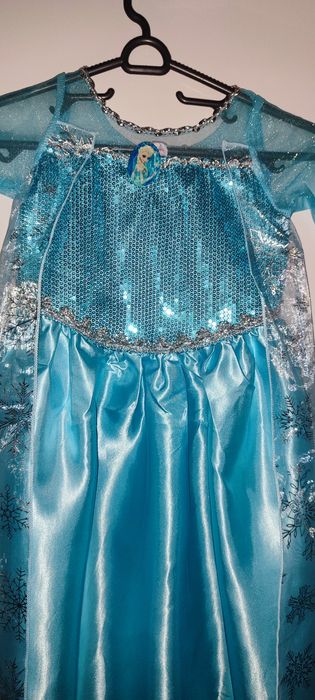 рокля на Елза от Фроузън 3/4/5/6г- с 2 подаръка светещ ластик и корона