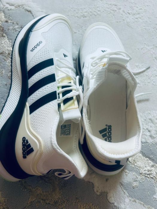 Продается кроссовки