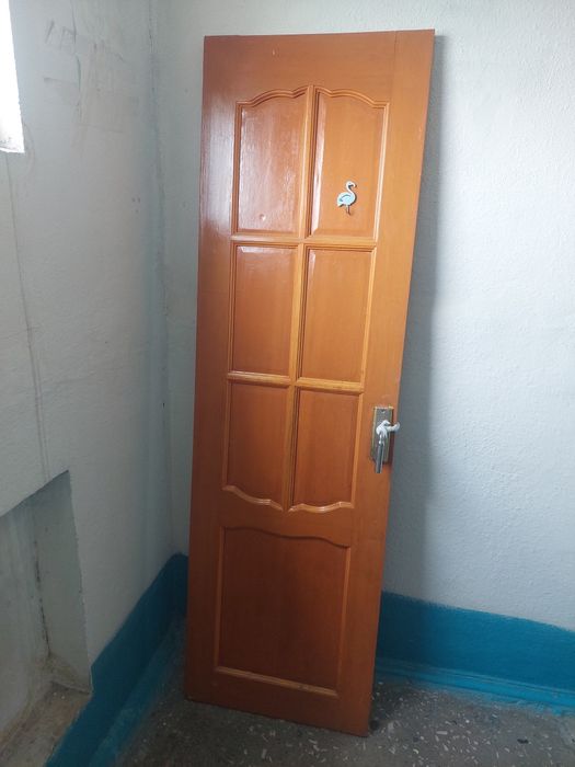 Двери б/у ,бесплатно