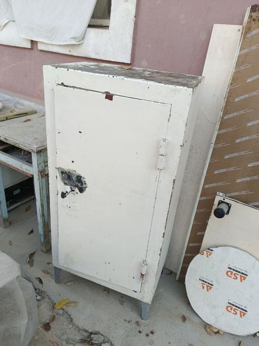 Сейф сотилади бакуват калин  енга 60 бойи 140