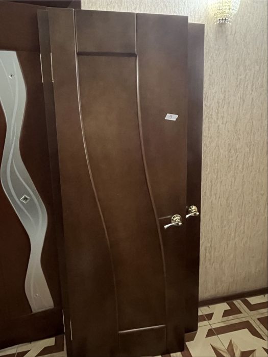 Продам деревянную дверь 3шт