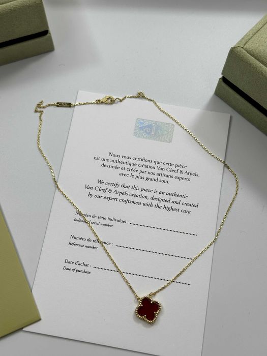 Colier Van Cleef & Arpels Aur 750 Carnelian