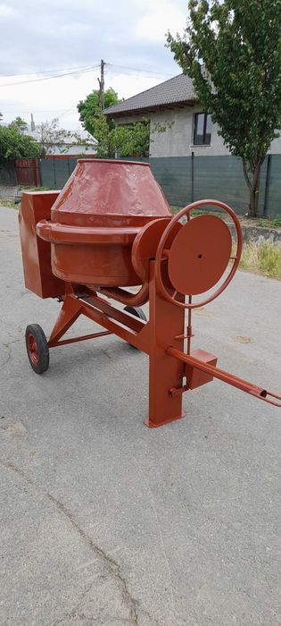 Vand betoniera  300.l.