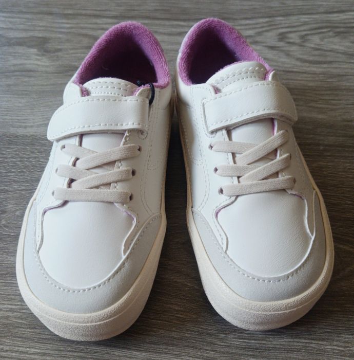 Нови детски боси обувки