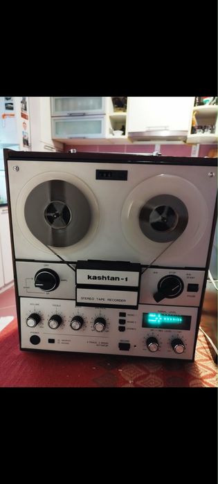 Magnetofon kashtan1 cu boxe