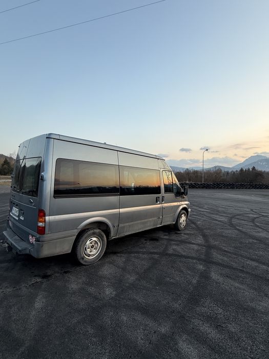 Ford Transit Multivan 2001 – 8+1 locuri, spațios și fiabil