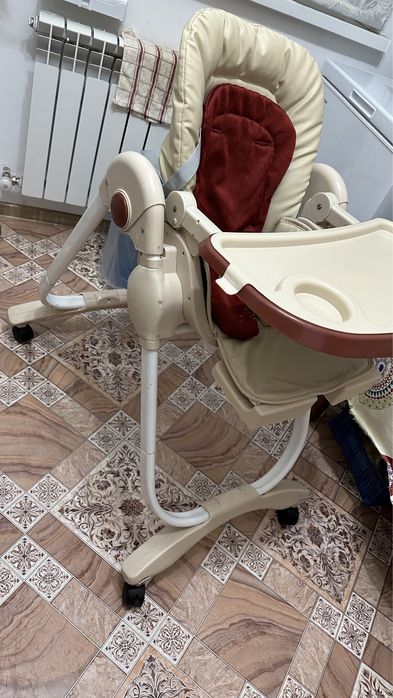 Детский стульчик для кормления