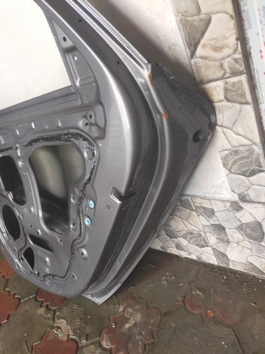 Продам заднюю дверь