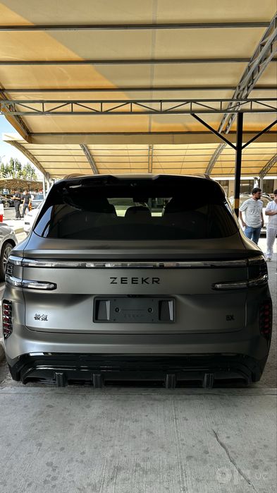 Zeekr 8X Shadow