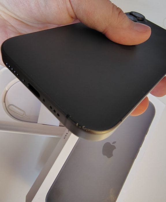 Vand iPhone 17 - 256 GB - 100% Bat - 79 cicluri-  Cutie