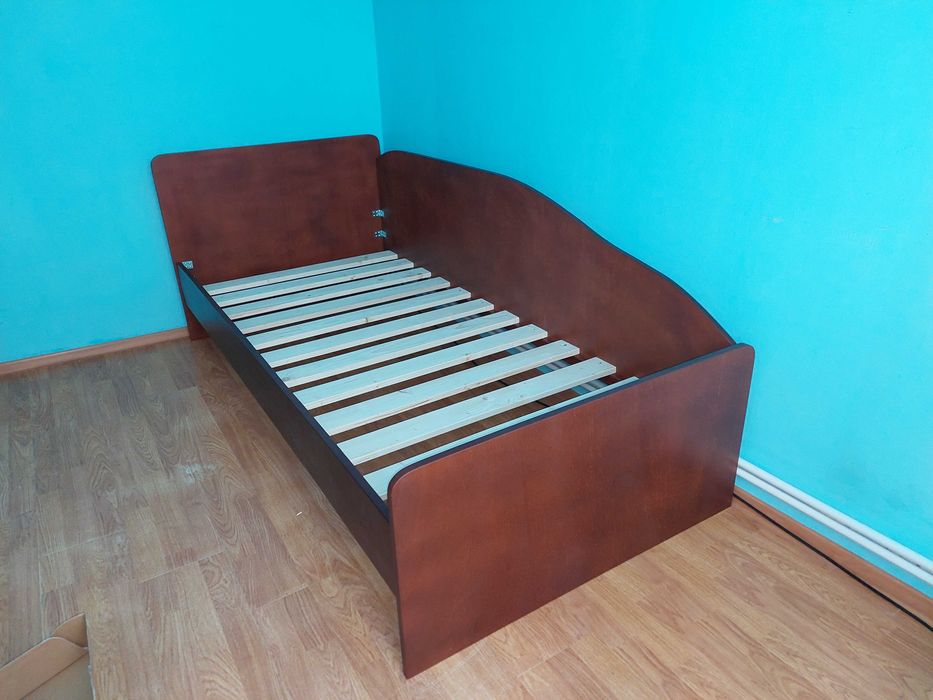 TRANSPORT GRATUIT.Pat single din lemn masiv.Cod 119