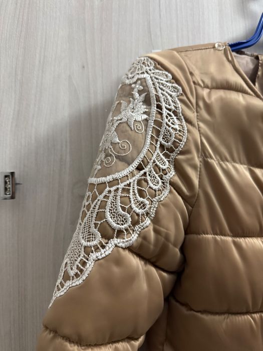Бежово Яке с бродерия