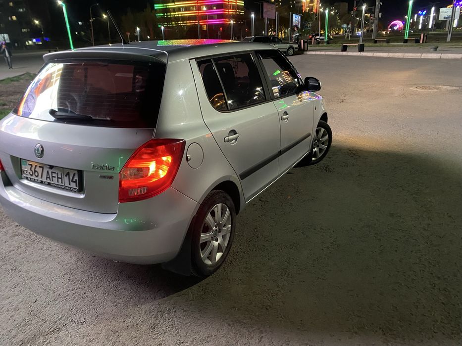 Skoda fabia машина в отличном состояние