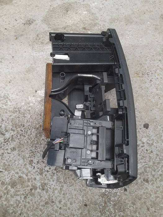 Grila Gentrala Ventilație Dirijare Aer Bord Renault Laguna III 3