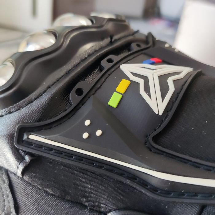 Продам мотоперчатки