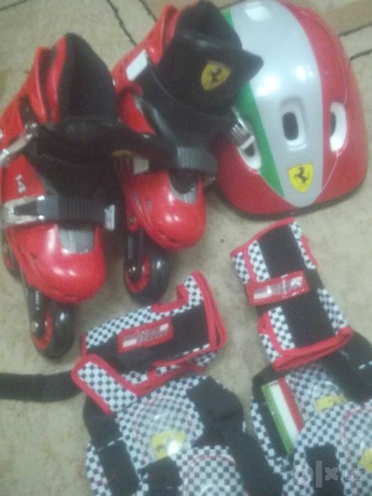 Продам роликовый коньки Ferrari
