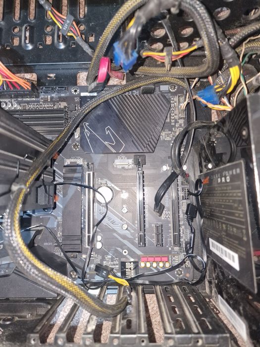 Curațare/pasta/asamblari pc/laptop