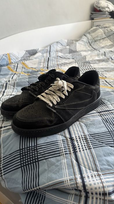 Jordan 1 low travis scott