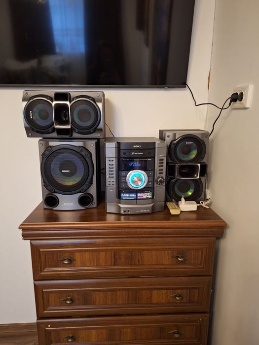 Sistemul audio Sony MHC-RG295 cd nu merge