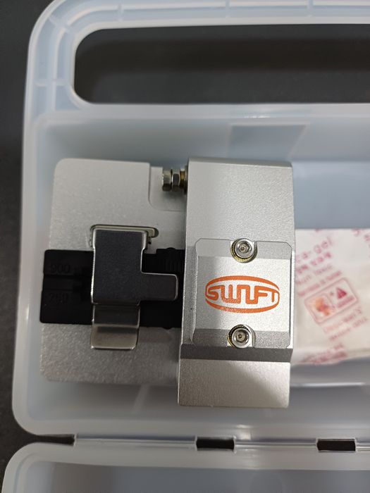 Скалыватель оптических кабелей