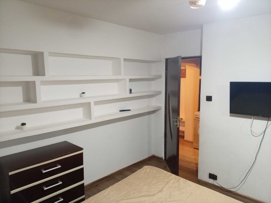 Inchiriez apartament 2 camere Slobozia, Ialomita, MB-uri, decomandat, mobilat si utiliat, clasa energetica A, izolat, obloane, apa si gaz separat.