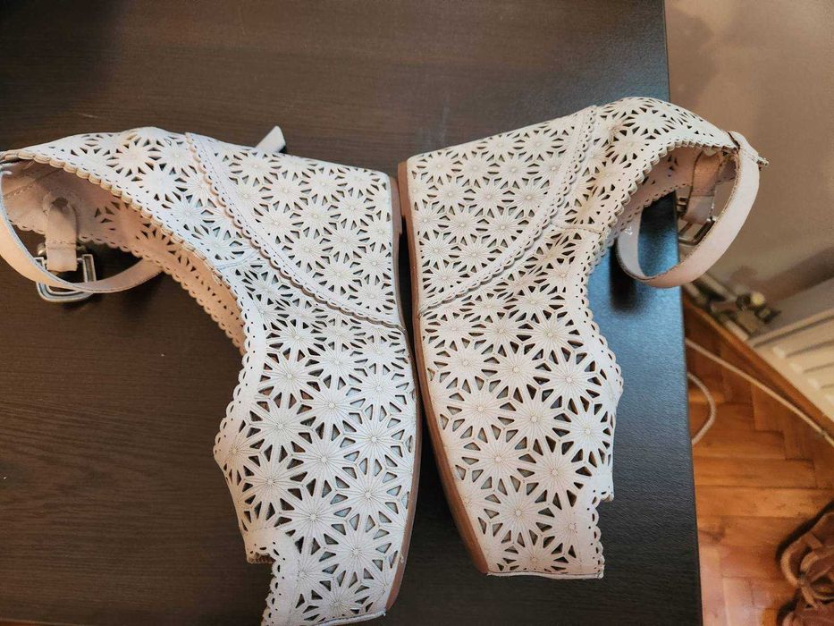 дамски обувки с платформа