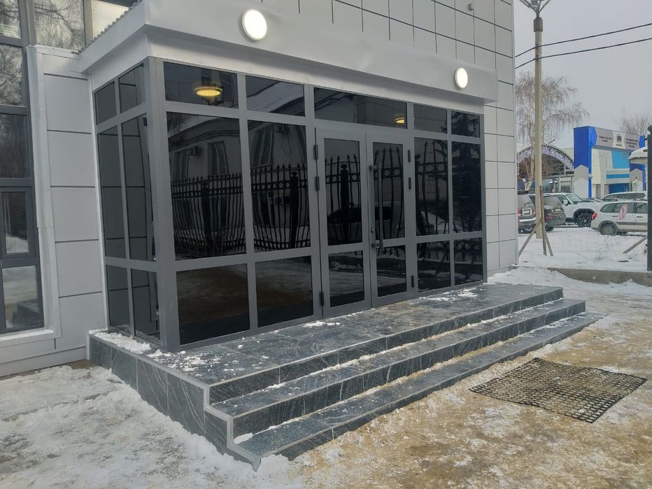 Двери, перегородки из алюминия