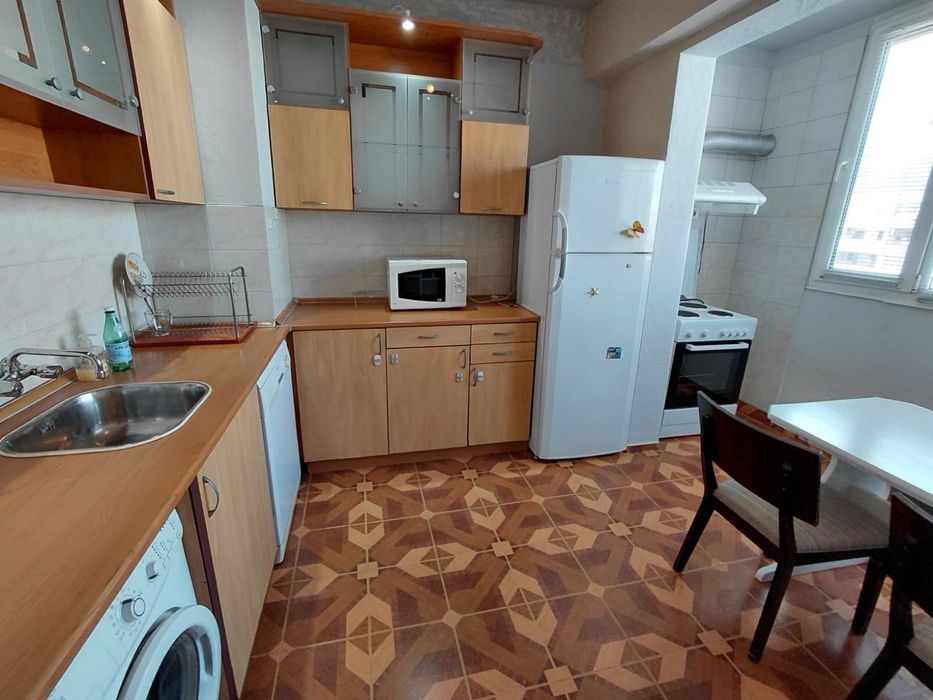 Дава се под наем Тристаен апартамент в София, Младост 4 - 100 кв.м за 663 € - Снимка #10