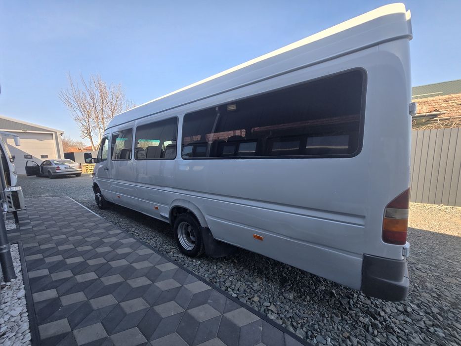 Vand Microbuz Sprinter 23 locuri