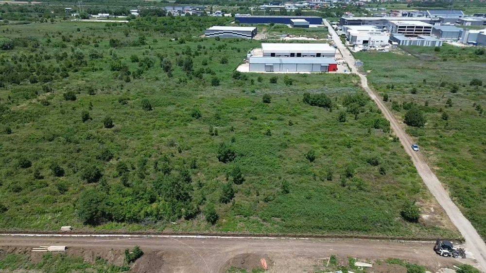 Парцел до Индустриален парк Марково