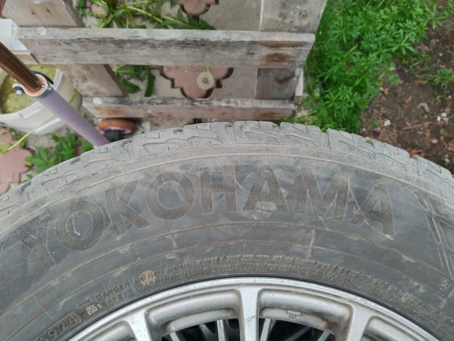 Шины с дисками  215/70/16