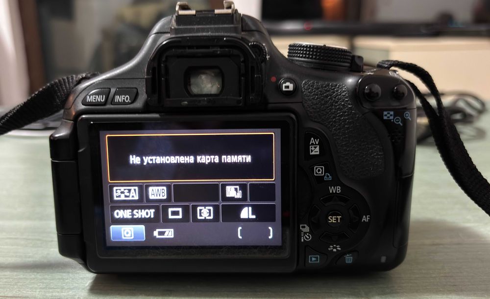 Canon EOS Rebel T3i / 600D