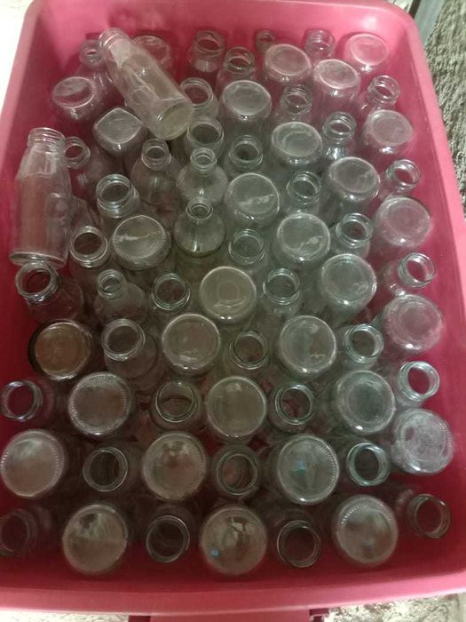 Бутылки из прозрачного стекла